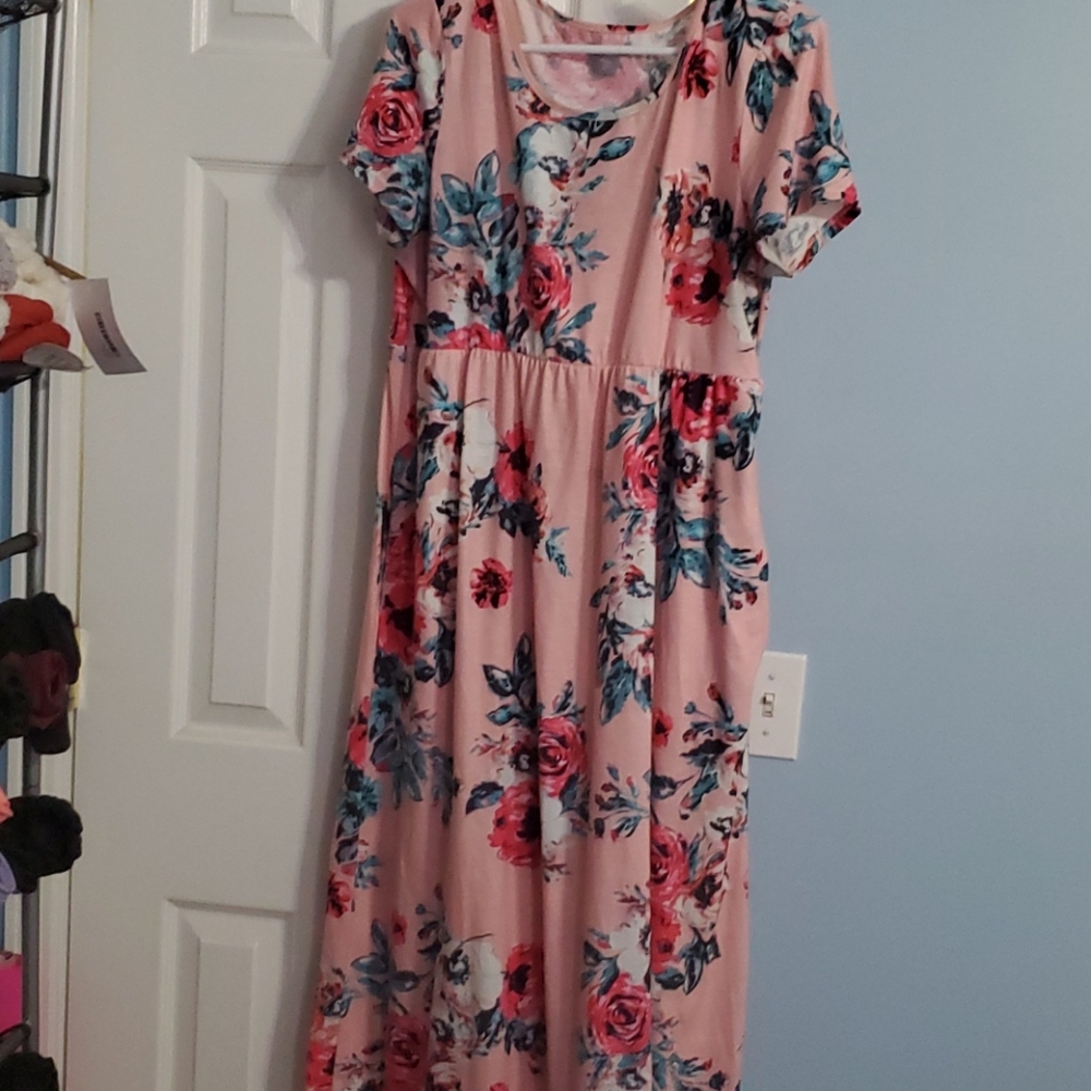 Maxi dress with pockets